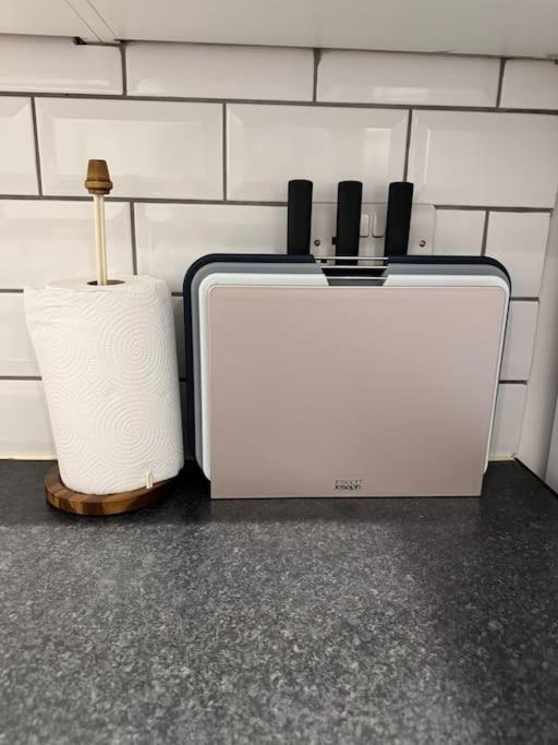 Cosy 1 Bedroom Flat - *